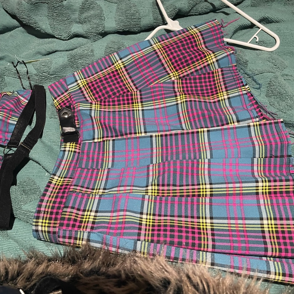 Plaid Two-Piece Set - Picture 3 of 4